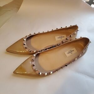 Valentino Rockstar.  ballet pointed toe flats. Nude. Sz 39.